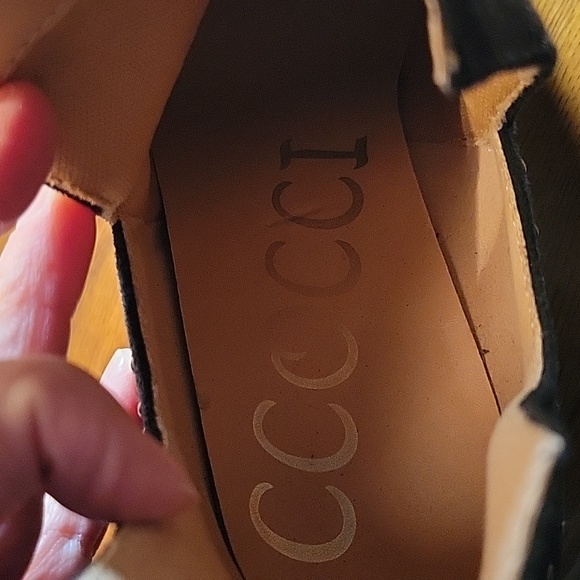 2 pairs of wmns boots - Picture 9 of 11